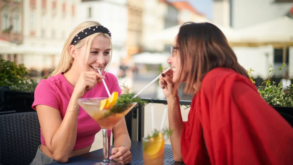Patio w poznańskiej restauracji na Starym Rynku Just Friends.