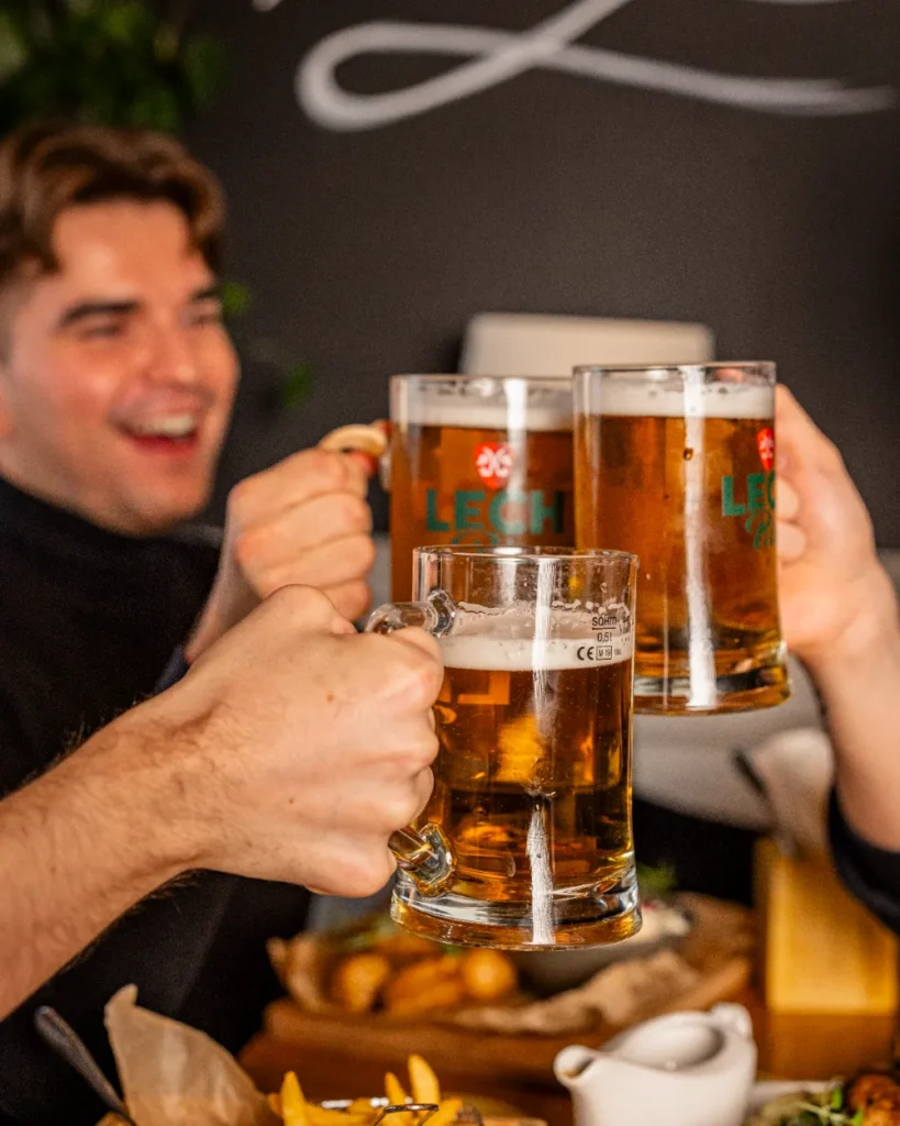 biesiadowanie w restauracji na starym rynku w poznaniu